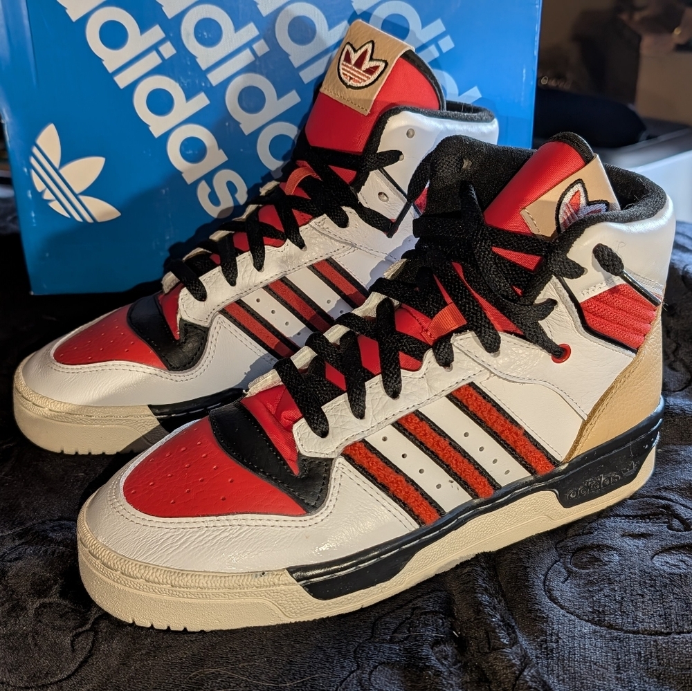 Adidas High-Top OG Basketball 1980's RIVALRY HI, White, Red and Black Size 7.5